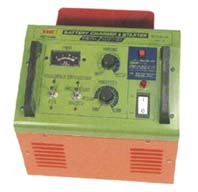 ■YDK／吉田　バッテリーチャージャー&スターター HC-120D 電子制御方式 充電15A/セルスタート60A　バッテリー充電器■ハ21